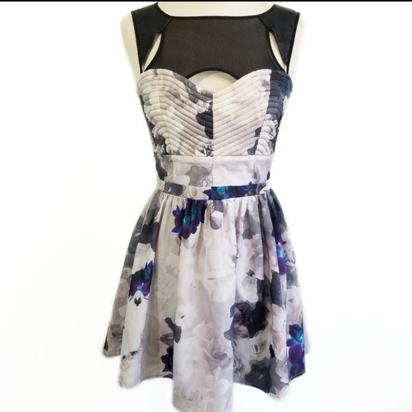 NWOT Stylestalker Floral Mini Dress - Picture 2 of 8